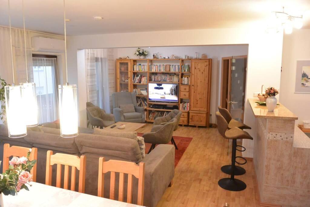 Beste Lage Im Zentrum Und Am Hofgarten 150Qm Mit Klima, 2Xbalkon, Aufzug, Familienfreundlich Μπαϊρόιτ Εξωτερικό φωτογραφία